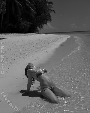 Mrs. Bella Nude Leaked Photo #33