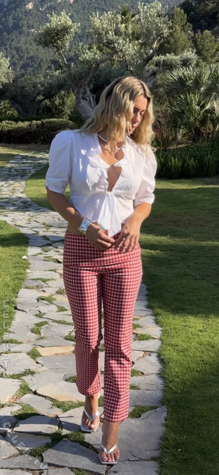 Mrs. Bella photo