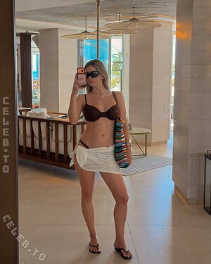 Mrs. Bella photo