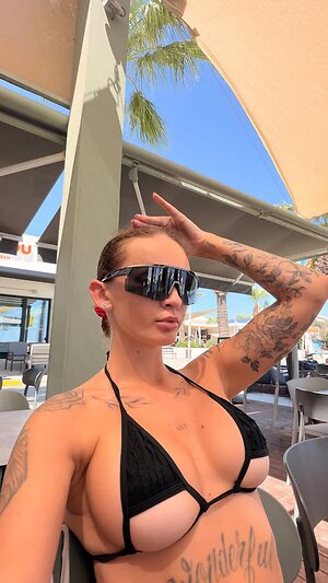 Mrs_Carolina leaked photo #59