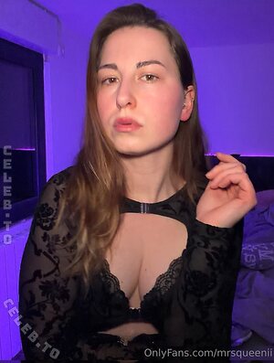 mrsqueenii photo