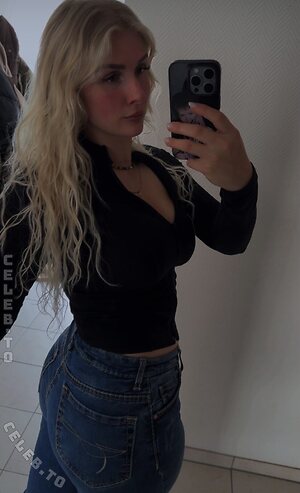 Mrssecret1999 Nude Leaked Photo #15