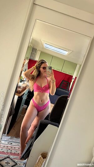 mspeachysophie