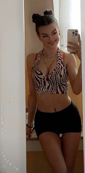 Muckiesophie3 photo