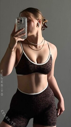 mxchxllx.s / Michelle Nude Leaked Photo #4