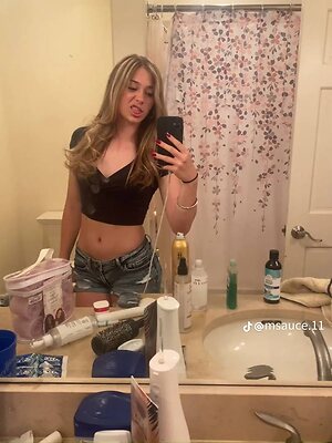 Mya Saucier leaked photo #6