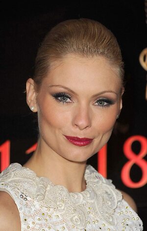 Myanna Buring