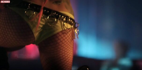 Myriam Crépeau leaked photo #13