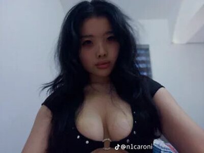 n1caroni Nude Leaked Photo #4