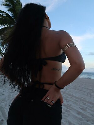 Naaz Torbati leaked photo #3