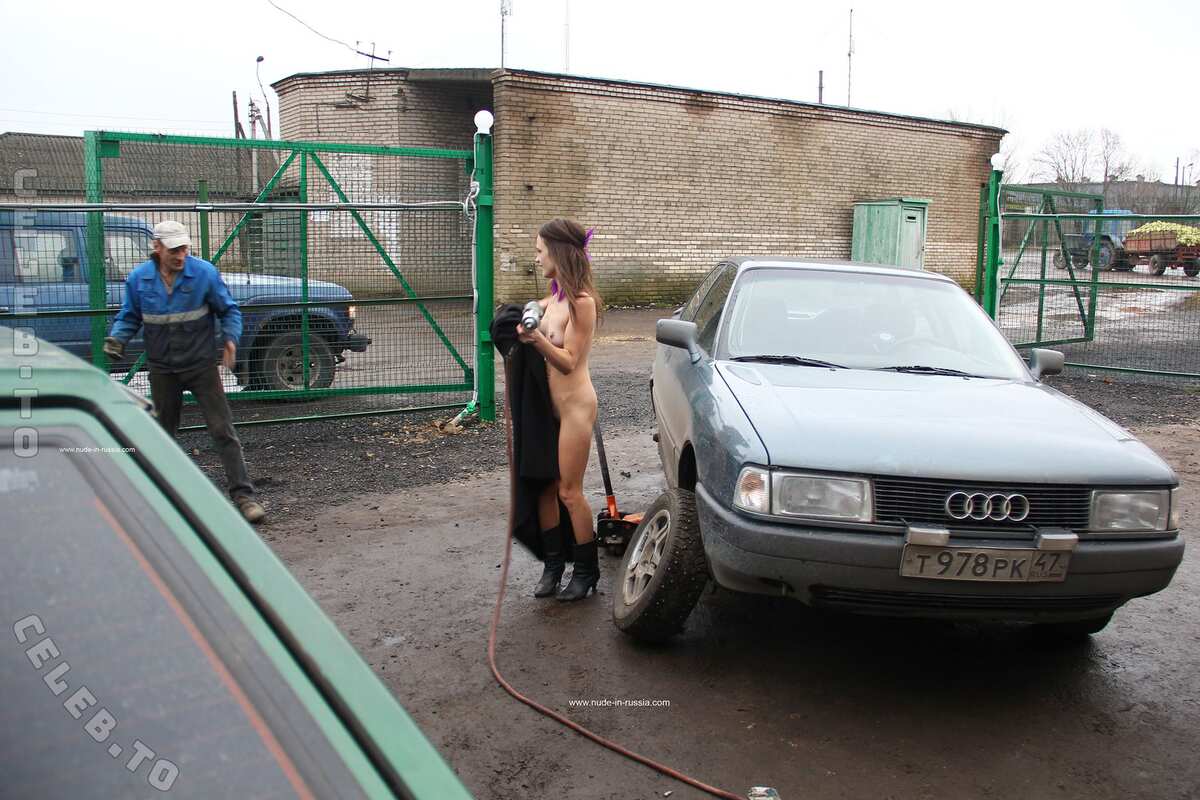 Nackt in Russland photo