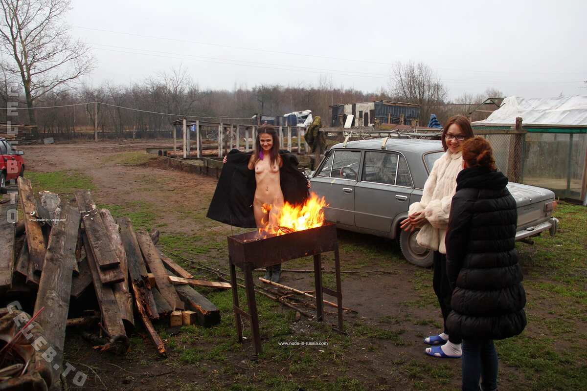 Nackt in Russland photo