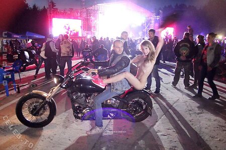 Nackt in Russland photo