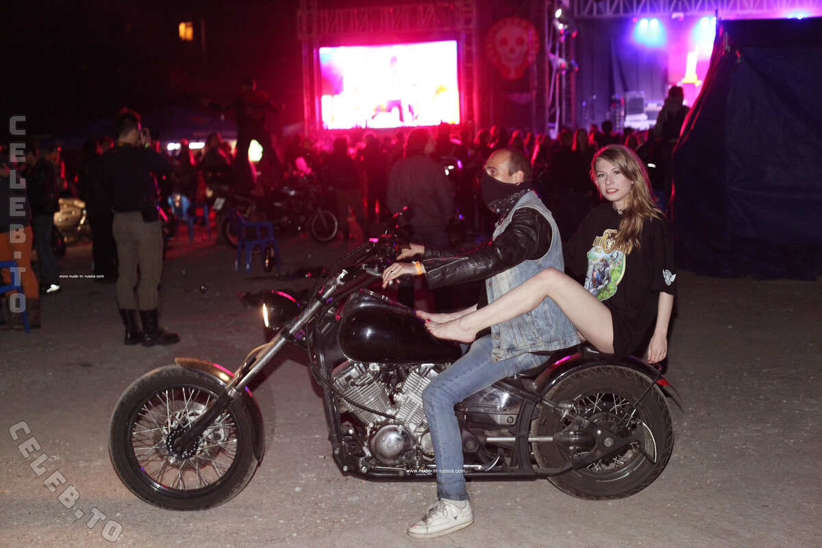 Nackt in Russland photo