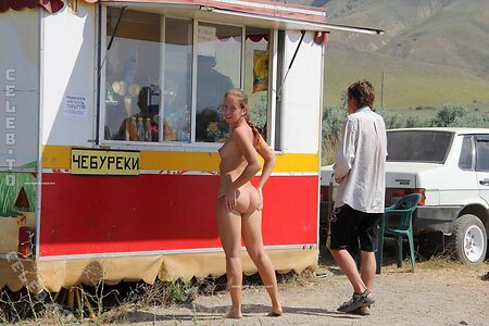 Nackt in Russland photo