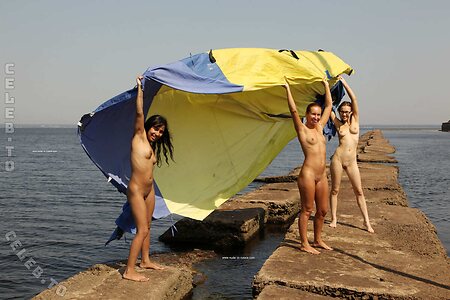 Nackt in Russland photo