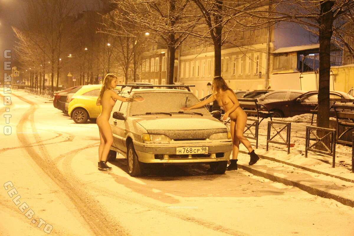 Nackt in Russland photo