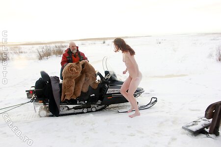 Nackt in Russland photo