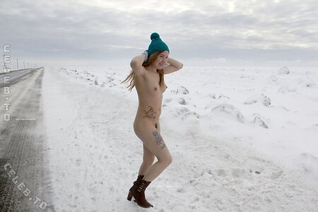 Nackt in Russland photo