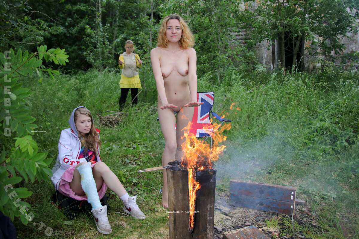 Nackt in Russland photo