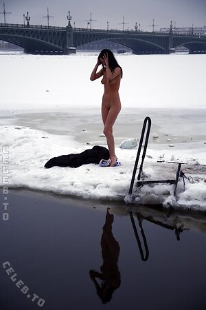 Nackt in Russland photo