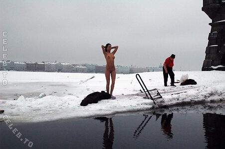 Nackt in Russland photo