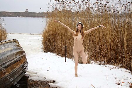 Nackt in Russland photo