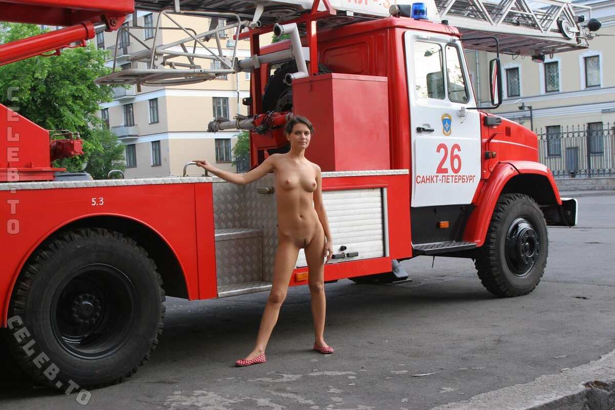 Nackt in Russland photo