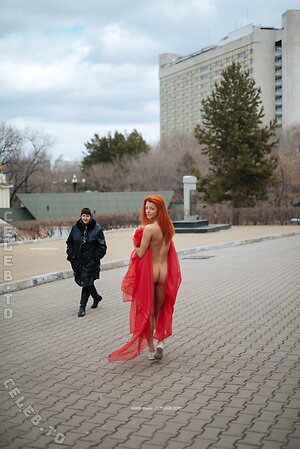 Nackt in Russland photo