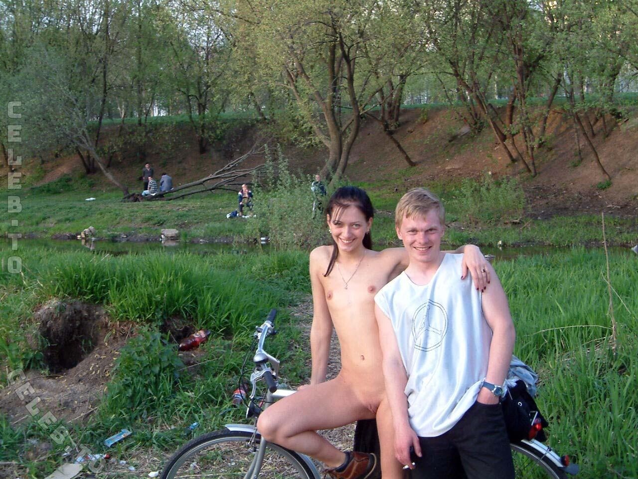 Nackt in Russland photo