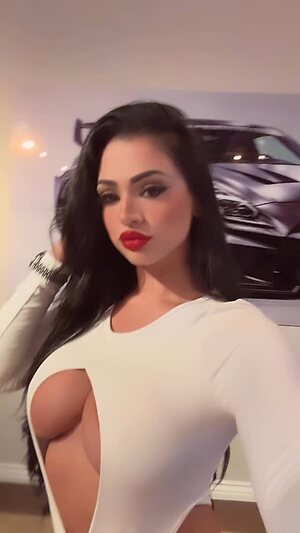Nadia Khar leaked photo #8