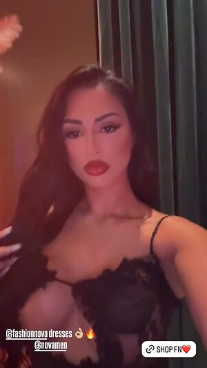 Nadia Khar leaked photo #10