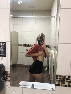 Nadine Jade photo