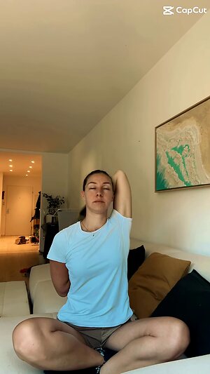 Nadine Miriam Leder leaked photos