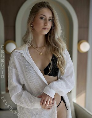 Nadine Zofia Hamleh leaked photo #2
