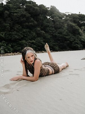 nadinebreaty photo