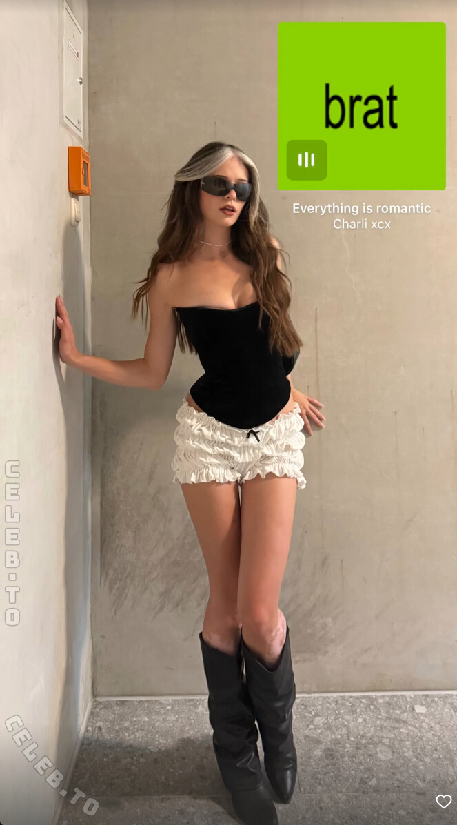 nadinebreaty photo