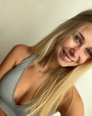 Nadine_freund leaked photo #17