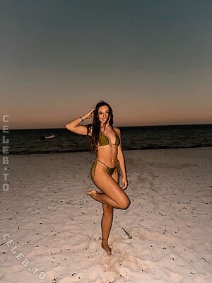 nana293 Nude Leaked Photo #10