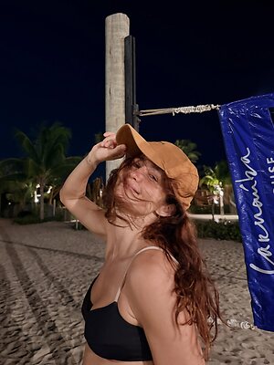 Nanda Costa leaked photo #4