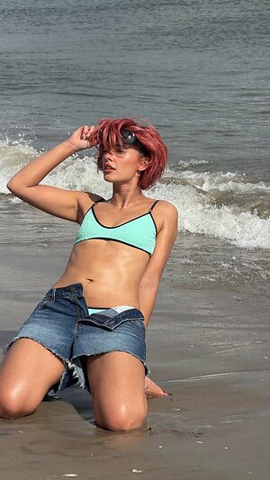 Naomi Scott leaked photo #17
