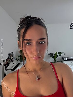 Nastasia Olszewski Nude Leaked Photo #4