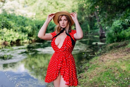 Natali Tihomirova photo