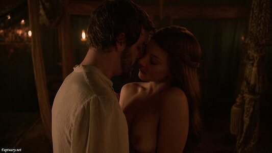 Natalie Dormer leaked photo #35