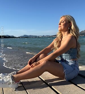 Natalie Holzner Nude Leaked Photo #6