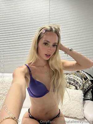 Natalie Reynolds leaked photo #30