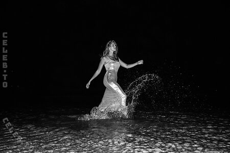 Natalie Roser Nude Leaked Photo #78