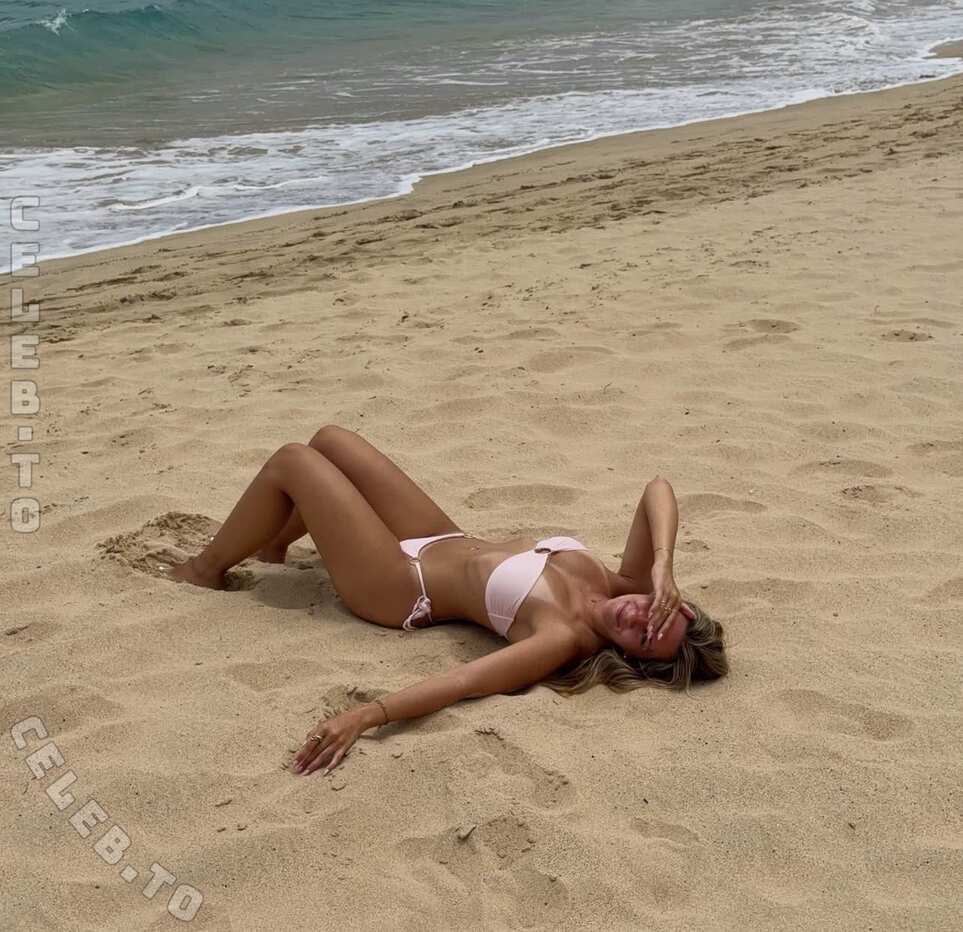 Natascha Sophie photo
