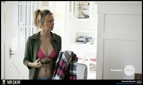 Natasha Bassett leaked photo #11