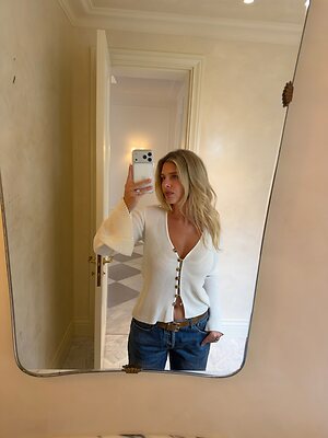 Natasha Oakley leaked photo #153